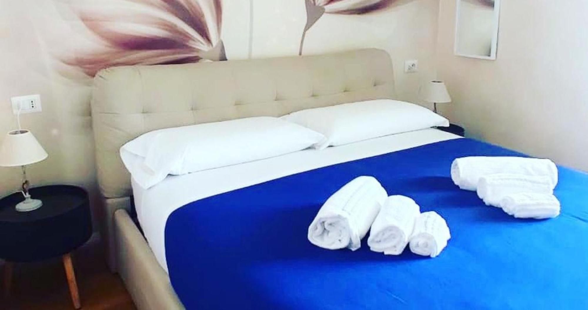 Deluxe Rooms And Chilling Jacuzzi Suite Guesthouse Рим Номер фото